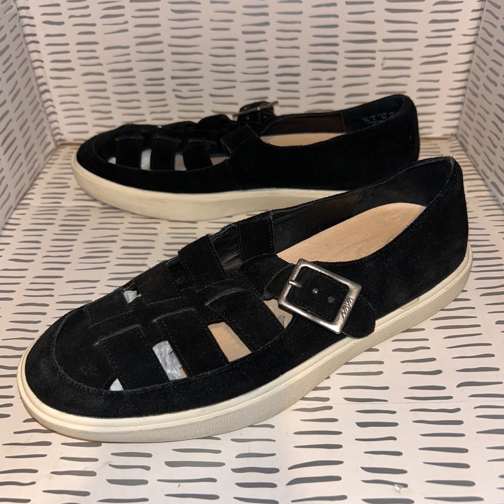 Anthro Naya Junper Black Suede Cage Buckle Fisherman Sandal Flats Womens Size 8